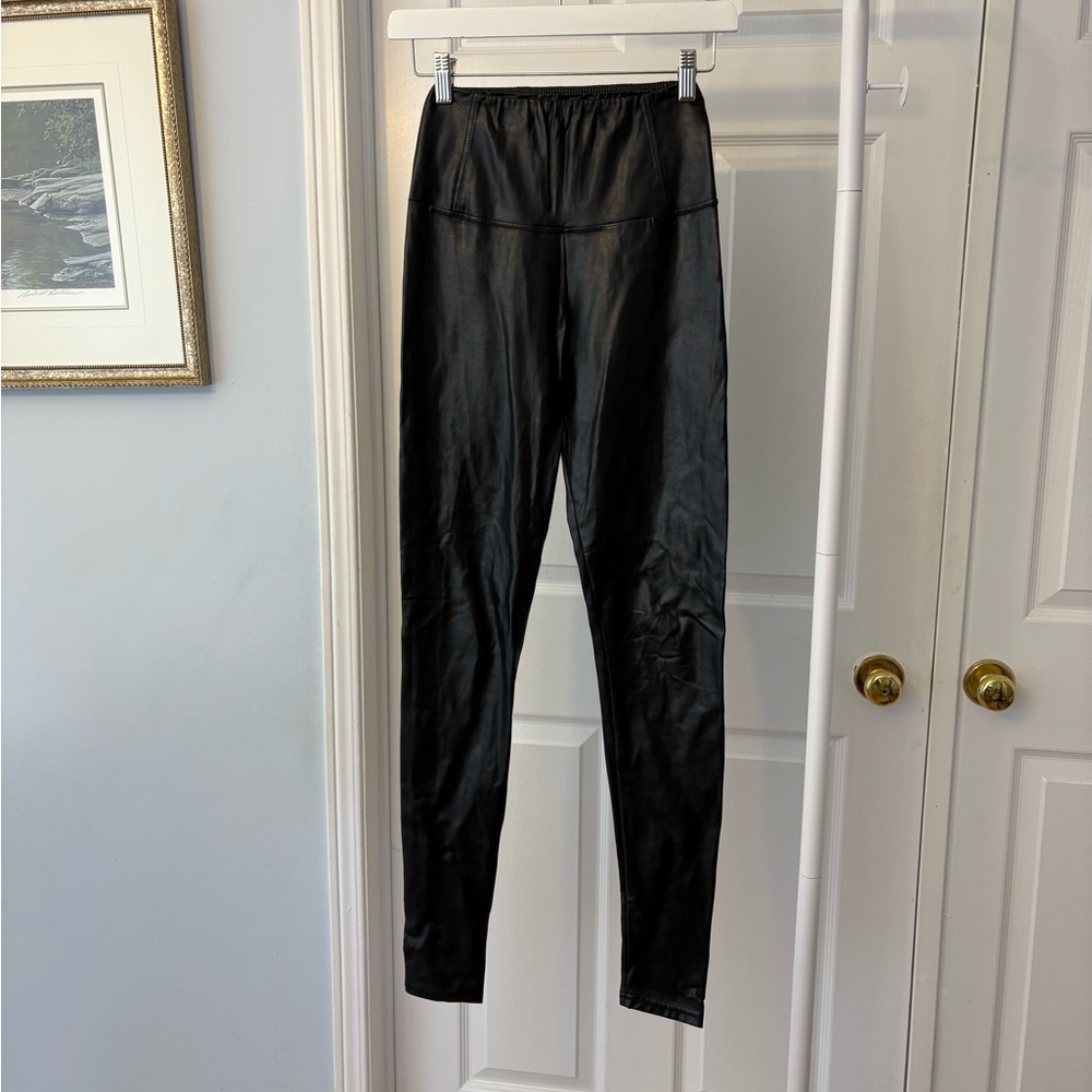 Aritzia Wilfred Free Black Highrise Vegan Leggings Size Extra Small - Picture 5 of 11